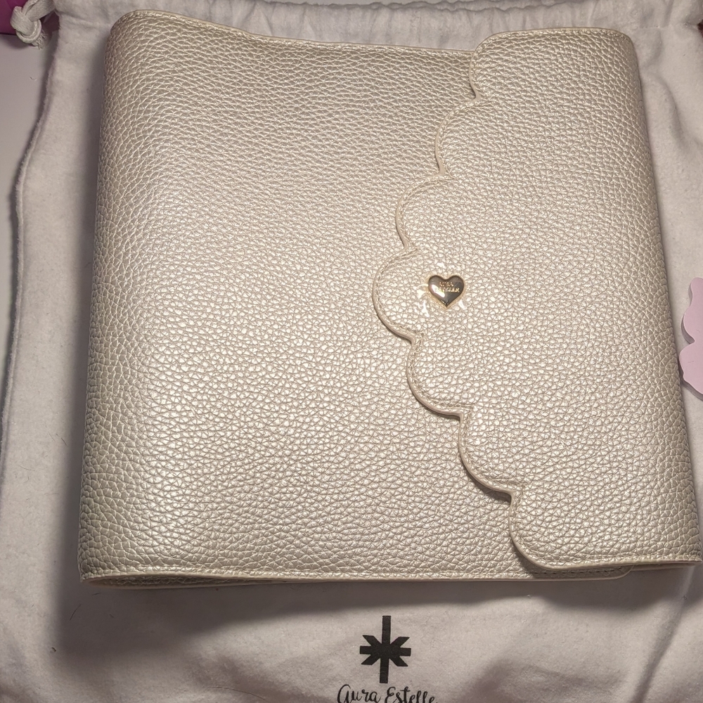 Aura Estelle- A5 Wide- Frosted Pearl Planner with Heart Detail